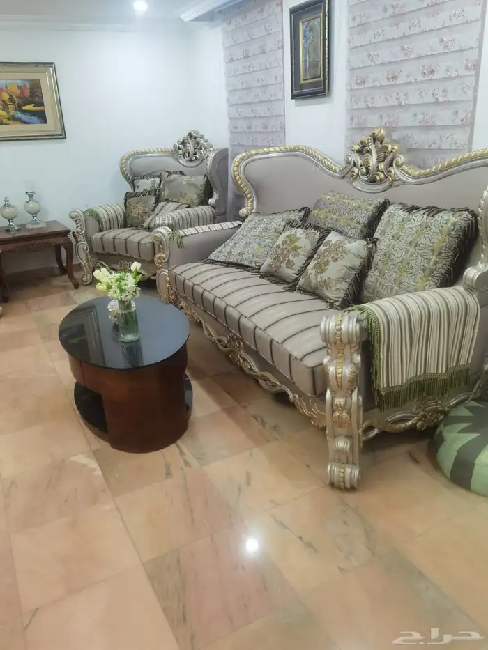 كنب استعمال نظيف جدا يشيل الى 13 شخص 0