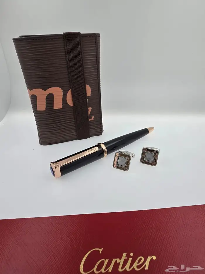 طقم محافظ رجالية. 12