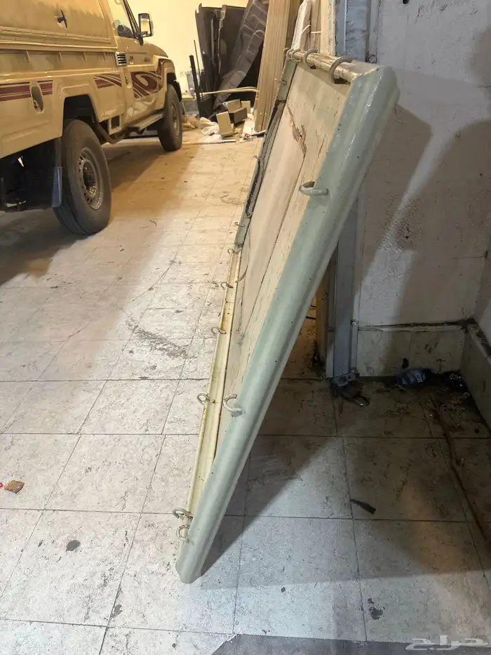 سطحه لطربال شاص مع طاقة شمسيه 0