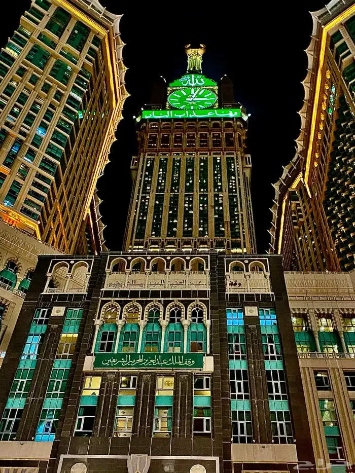 يلي يدور مصمم جرافيك ومصور تواصل معي 16