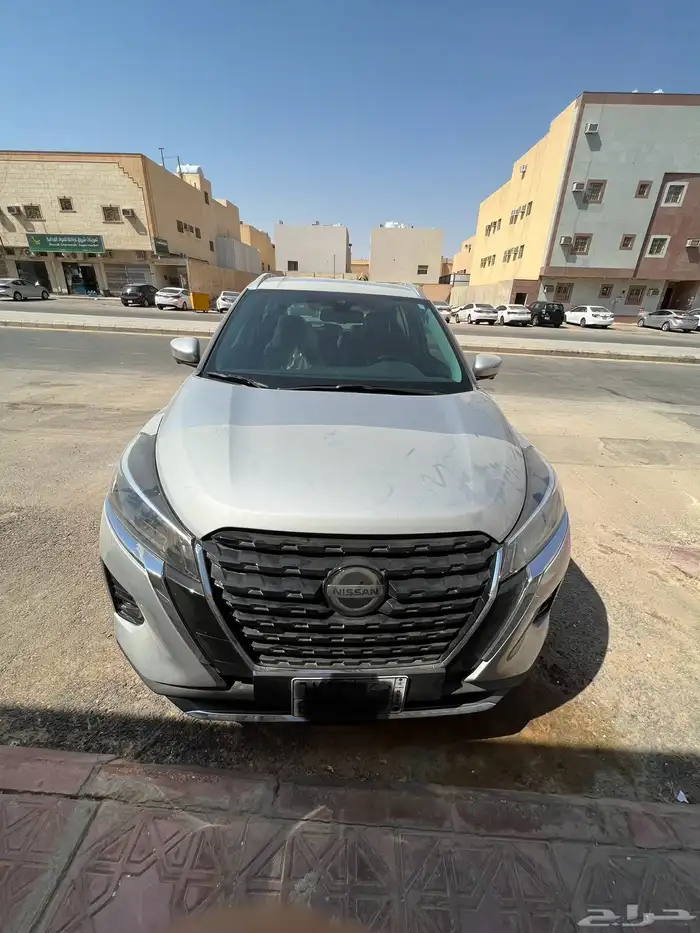 كيكس نيسان للبيع اللون فضي موديل 2022فل كامل 2