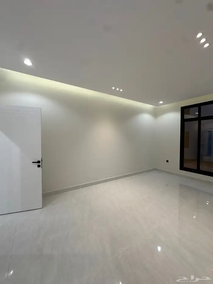 ادوار مساحات واسعه 24