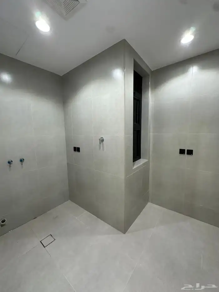 ادوار مساحات واسعه 26