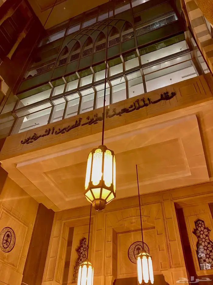 يلي يدور مصمم جرافيك ومصور تواصل معي 15