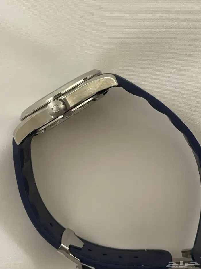 ساعة أوميغا 5