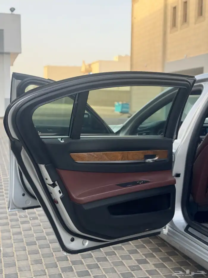 بي ام دبليو 730 7