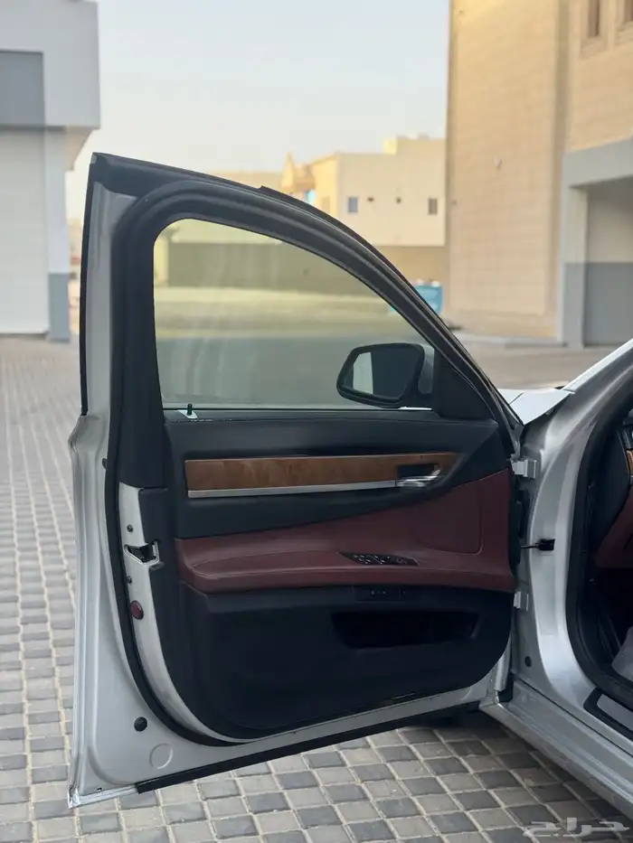 بي ام دبليو 730 6