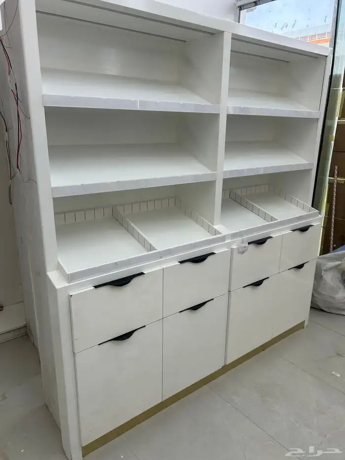 ديكور رفوف استاند 1