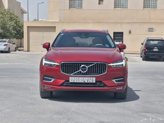 للبيع  فولفو XC60 موديل 2019   اللون أحمر 22