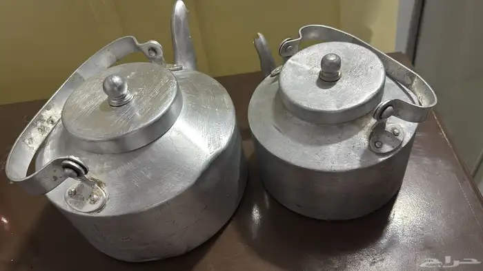 للبيع ثنين أباريق مفواح صناعه هنديه كبير وصغير 0