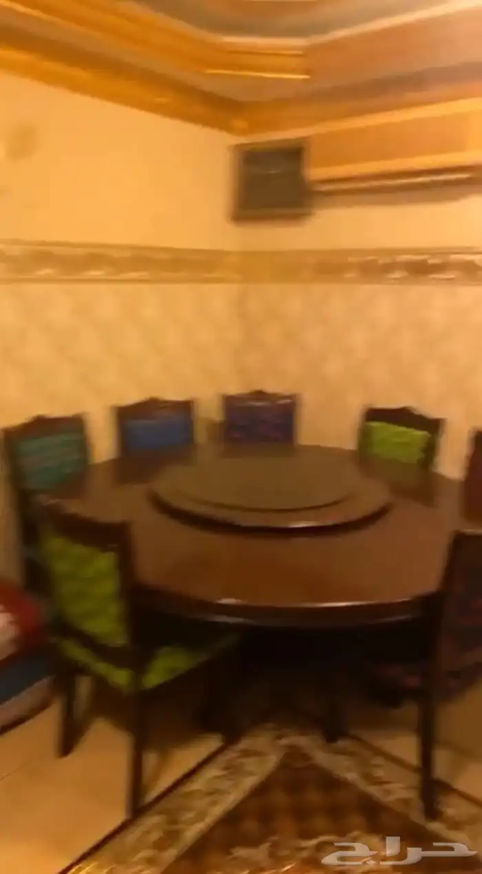 طاولة خشب مع ملحقاتها 0