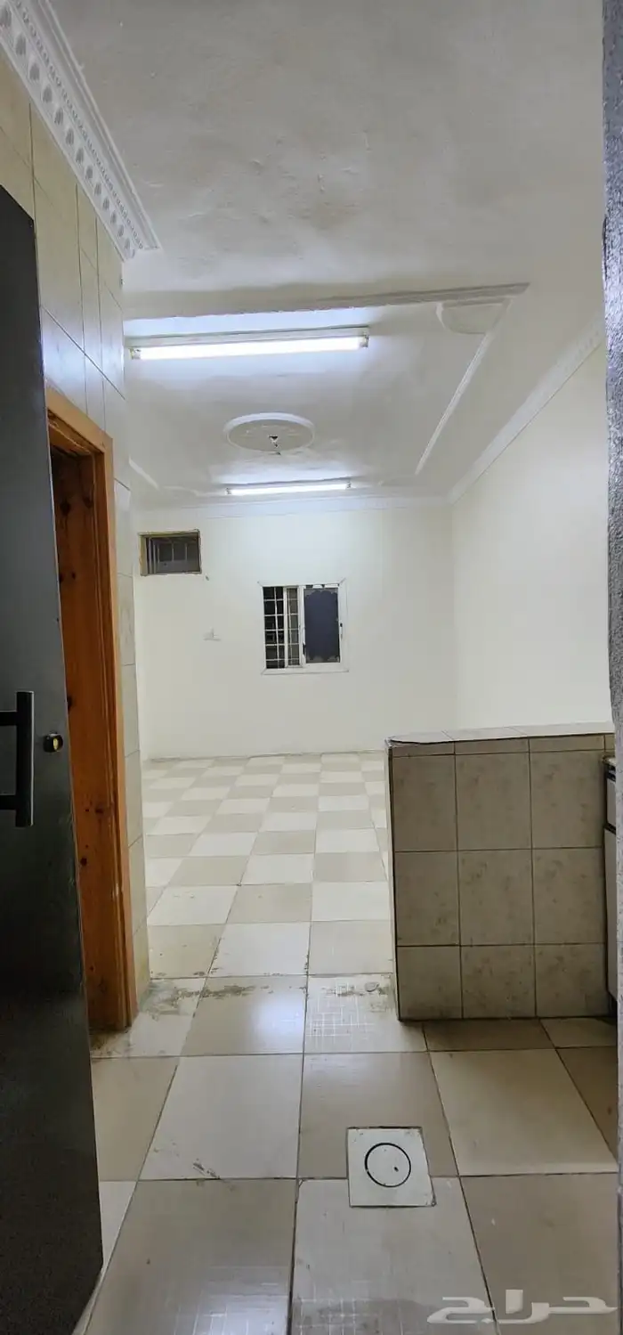 شقق عزاب للايجار بالقرب من كبري السجن بالخميس 31