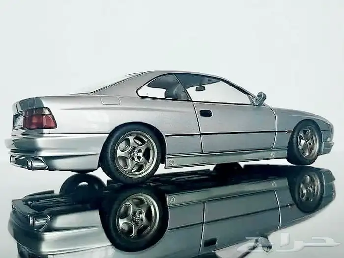 مجسم سيارة BMW الفئة الثامنة 850 CSI 1984 9