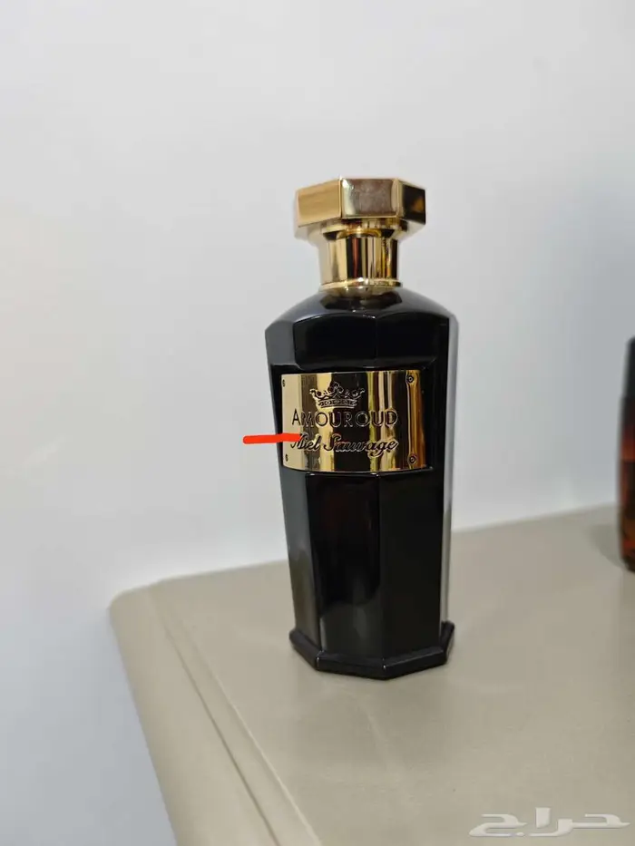 مجموعة عطور مستخدمة للبيع 2