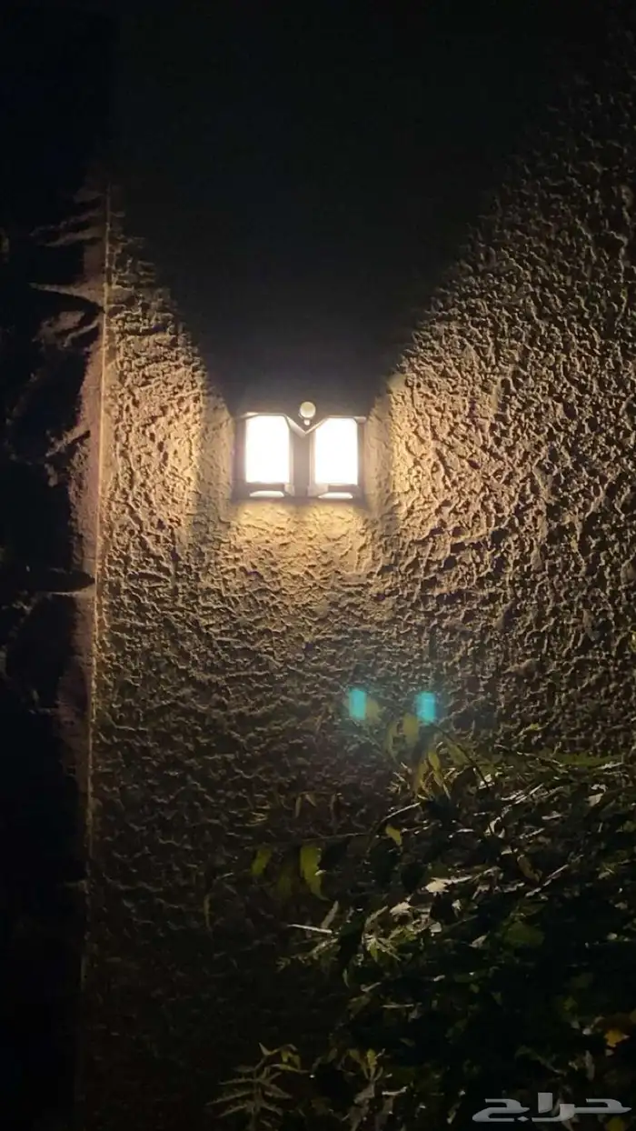 لمبات إضاءة ليد تشتغل على الطاقة الشمسية 0