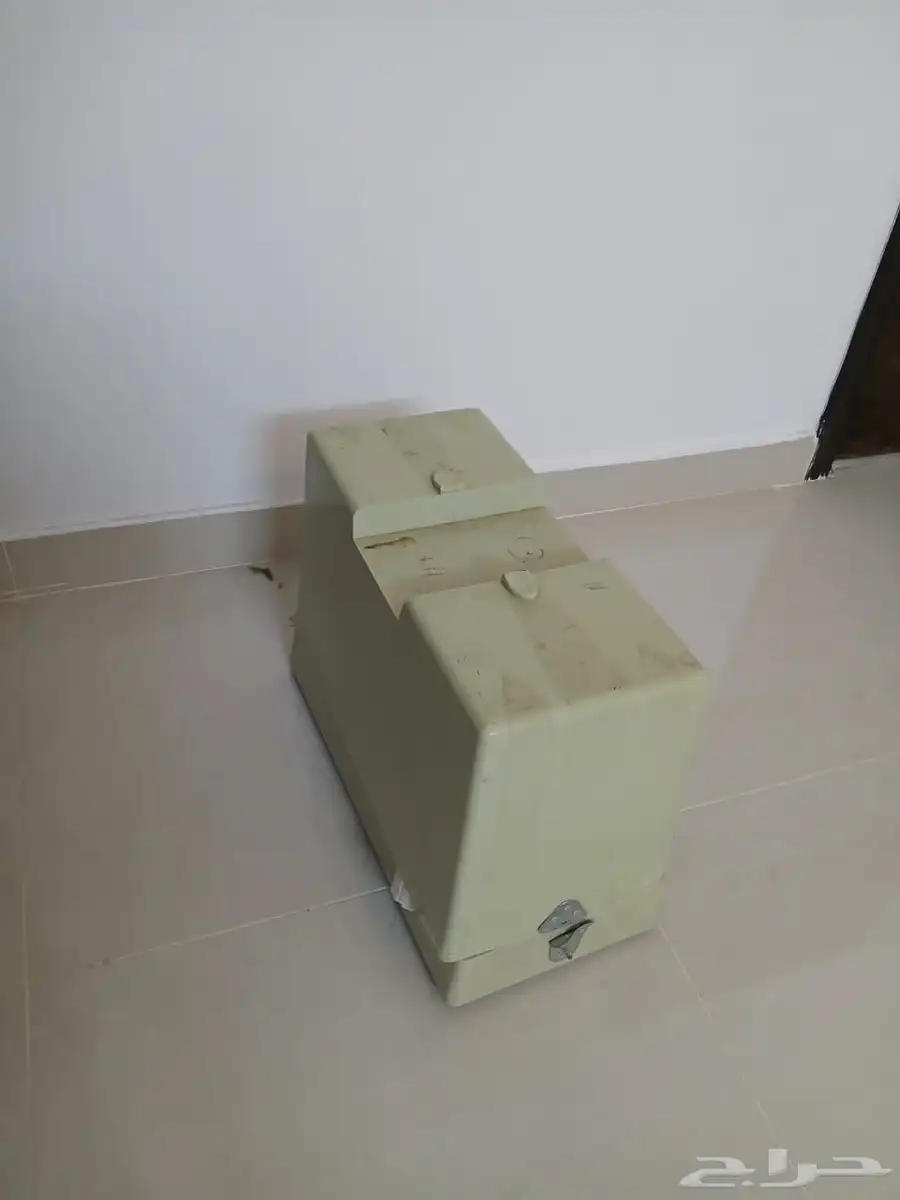 مكينة خياطه صيني على الشرط لم تستخدم الى قليل جدا للبيع على 1