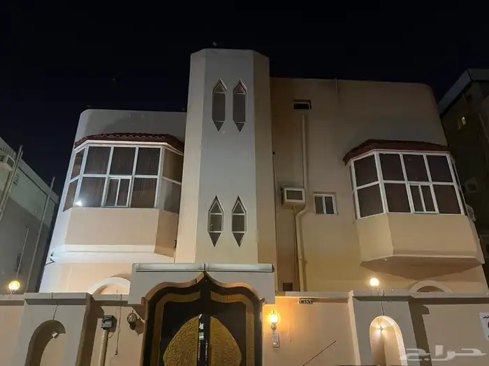 عمارة للبيع - بمدينة جيزان - حي المطار 0