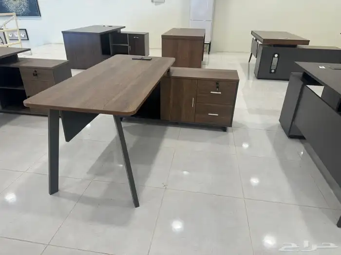 كرأسي مكاتب دولاب خشب دولاب حديد. 46