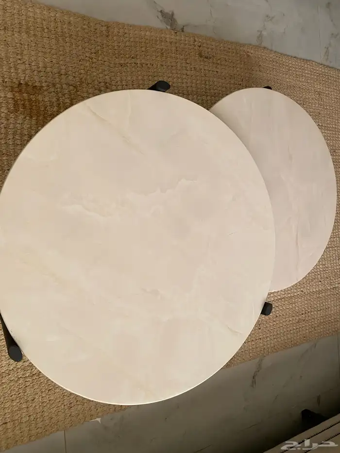 طاولات ضيافة نظيفة 0