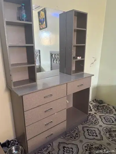 تسريحه 2 وسرير 2 وكمودينه 2 السوم ألف ريال 2