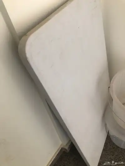 طاولات للبيع 1