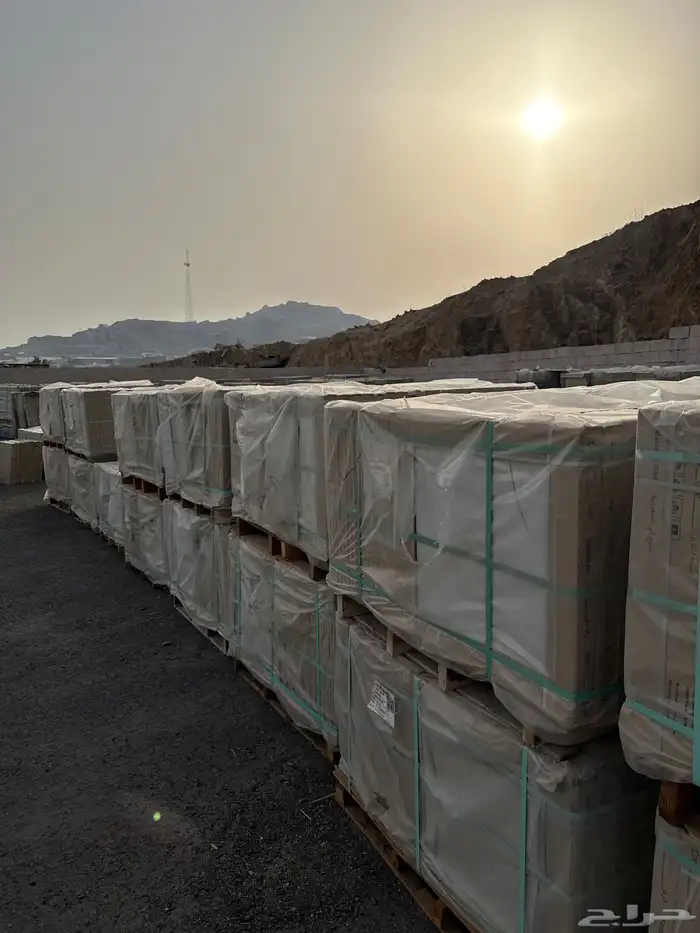 سراميك وبورسلان مقاس 60 60 و 60 120 السعر يبدء من 13 0