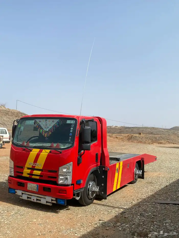 سطحه داخل الباحة  و خارجها 0