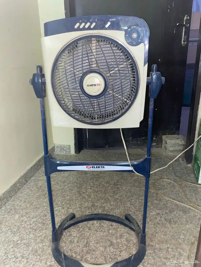 مروحة اليكتا مع قاعدة 0