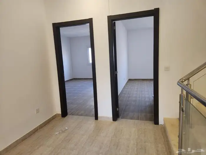 فلة للإيجار حي المطار 10