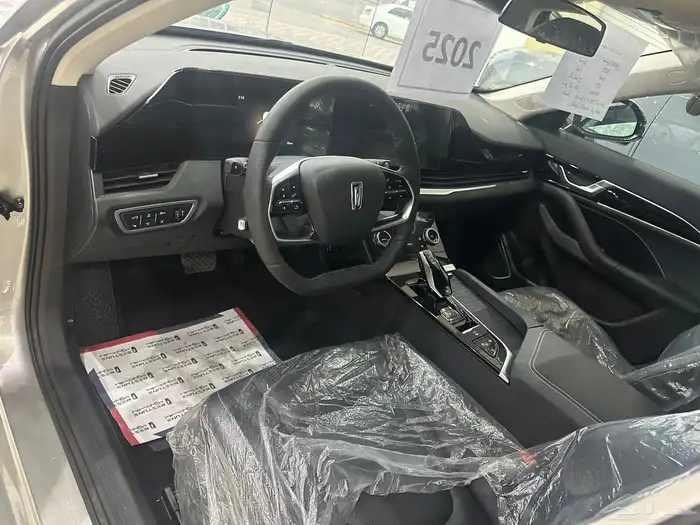 بيستون فاو B70 2025 14
