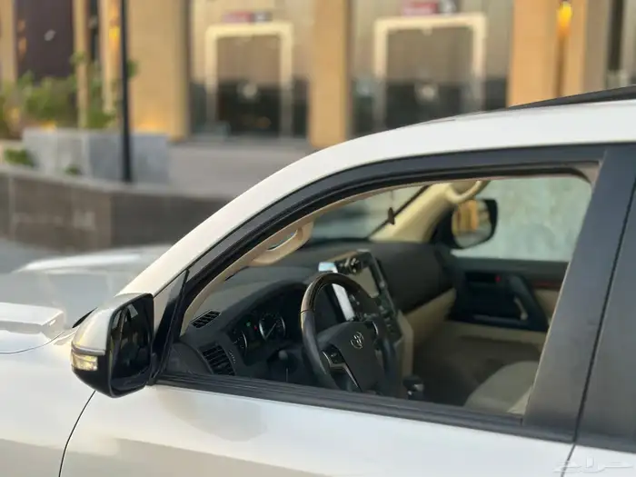 لا ندكروزر 2016 فل كامل GX.R بريمي V6 ( تم البيع ) 20