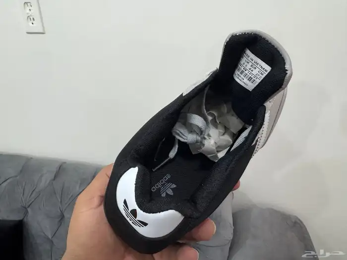 شوز اديداس اصلي مقاس 44 جديد 1