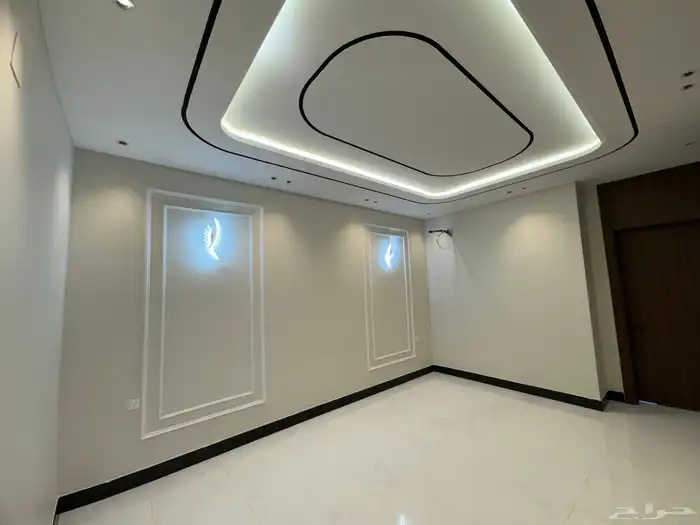للبيع فيلا دورين وملحق في ولي العهد تشطيب vip مساحة ارض 414 17
