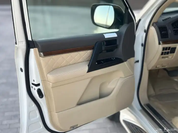 لا ندكروزر 2016 فل كامل GX.R بريمي V6 ( تم البيع ) 53