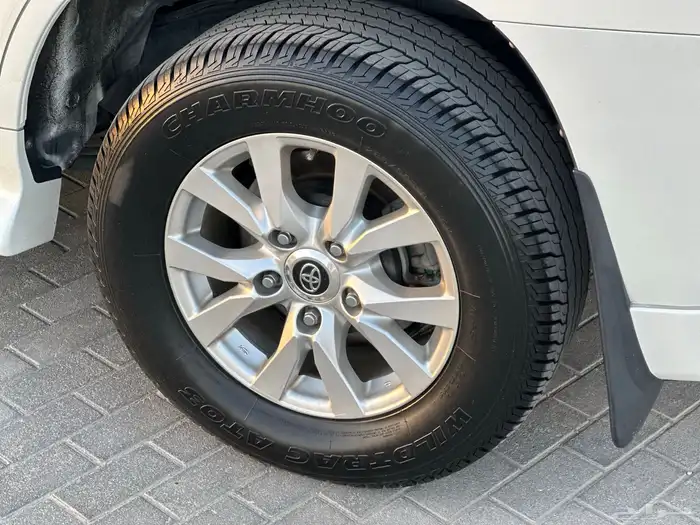 لا ندكروزر 2016 فل كامل GX.R بريمي V6 ( تم البيع ) 75