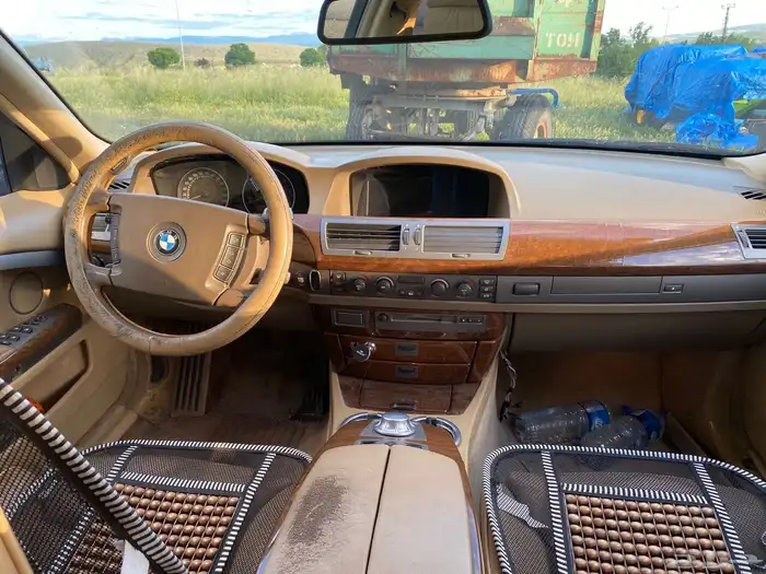 BMW 745 Li 10