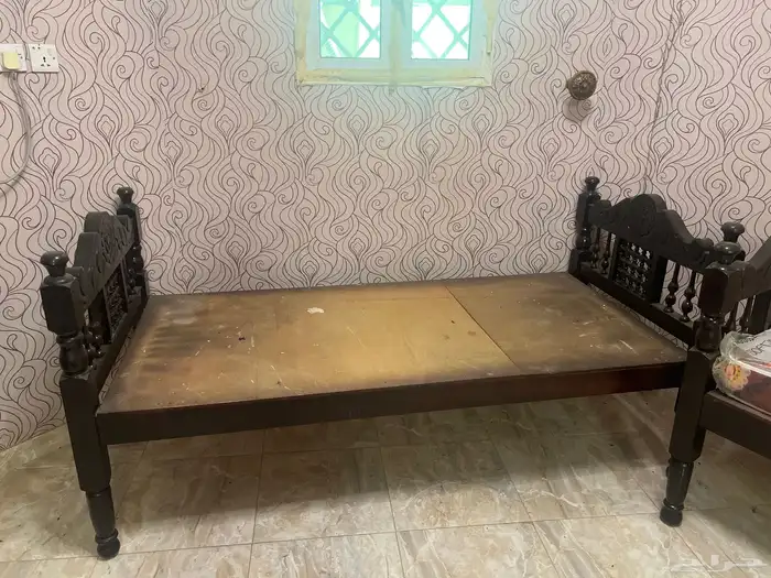 ستة كراسي خشب للبيع نظيفة 1
