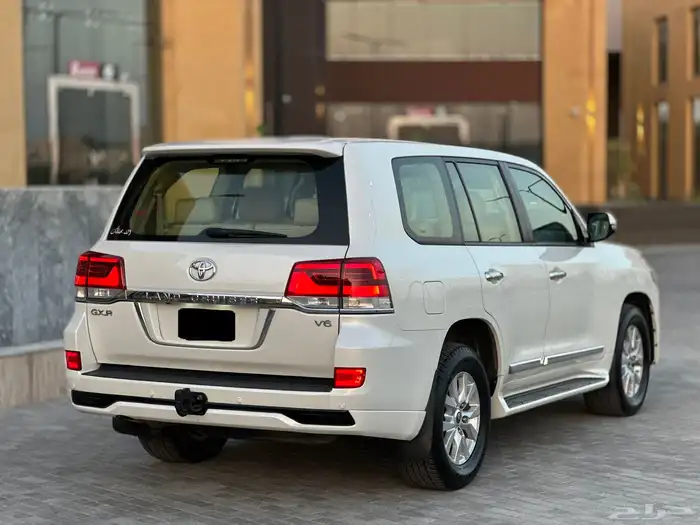 لا ندكروزر 2016 فل كامل GX.R بريمي V6 ( تم البيع ) 6