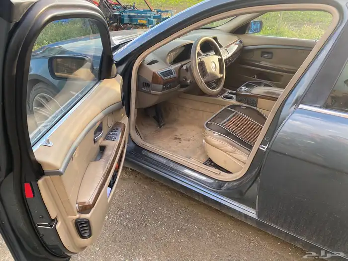 BMW 745 Li 12
