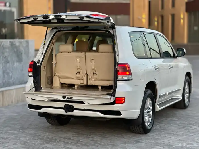 لا ندكروزر 2016 فل كامل GX.R بريمي V6 ( تم البيع ) 13