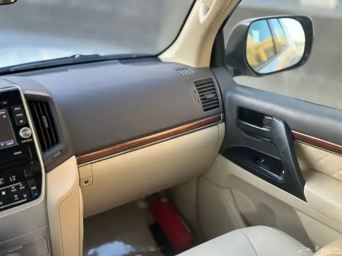 لا ندكروزر 2016 فل كامل GX.R بريمي V6 ( تم البيع ) 30