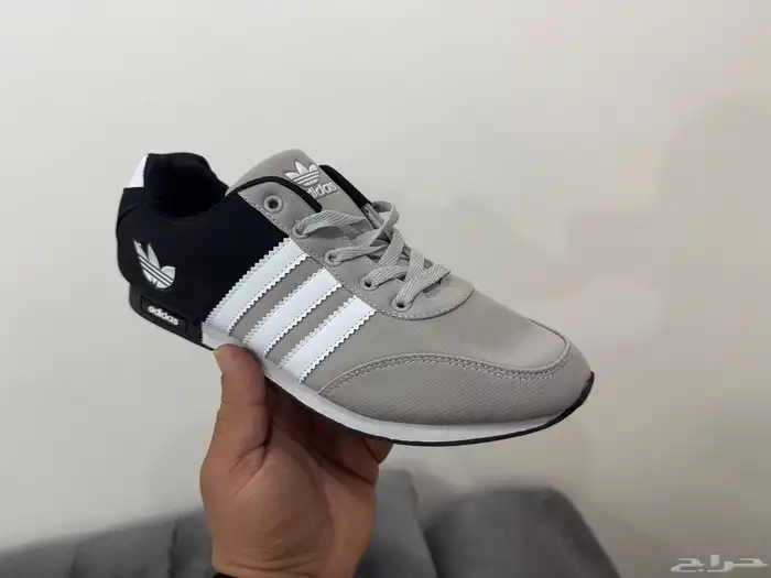 شوز اديداس اصلي مقاس 44 جديد 0