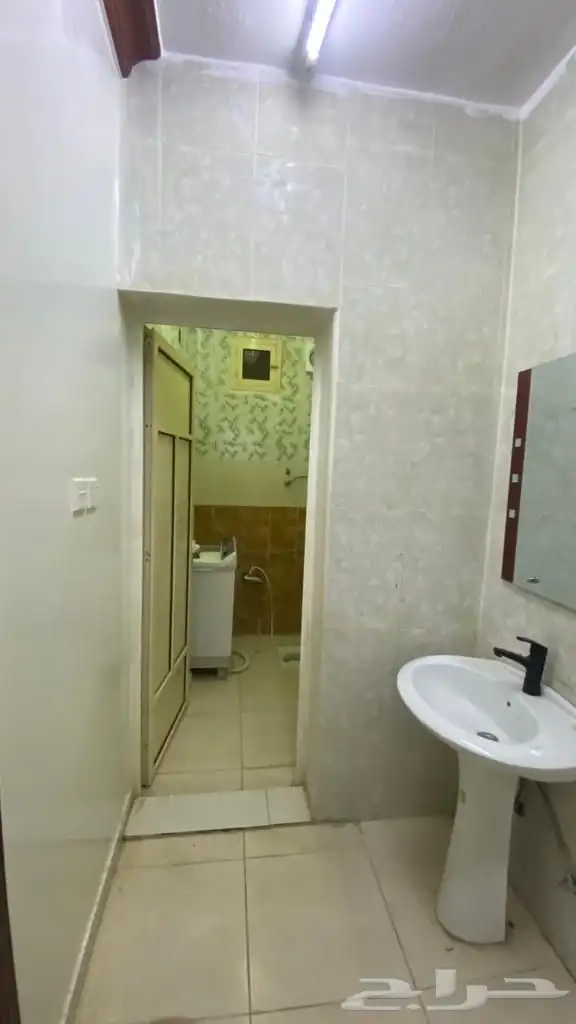 شقه عوايل دور ثالث مفروشة الذيبية حي ب 2