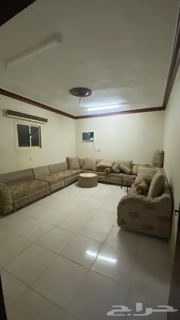 شقه عوايل دور ثالث مفروشة الذيبية حي ب 7