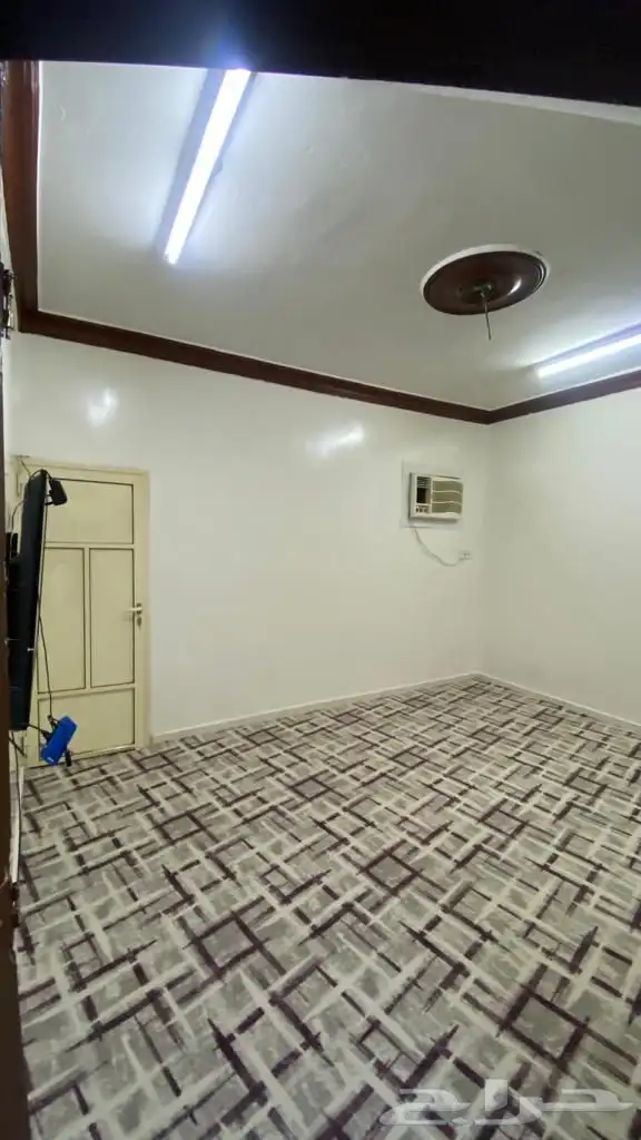 شقه عوايل دور ثالث مفروشة الذيبية حي ب 5