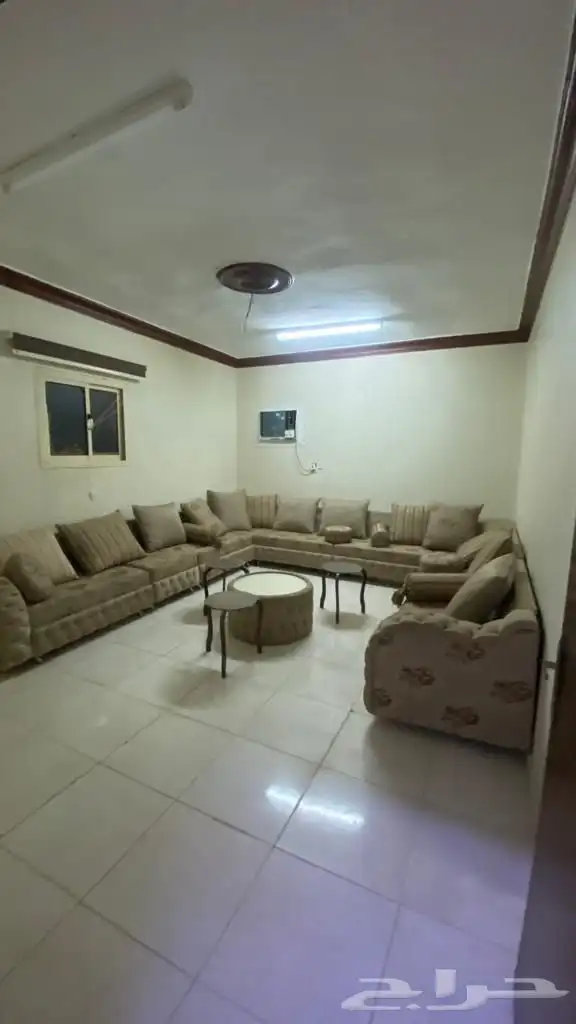 شقه عوايل دور ثالث مفروشة الذيبية حي ب 0