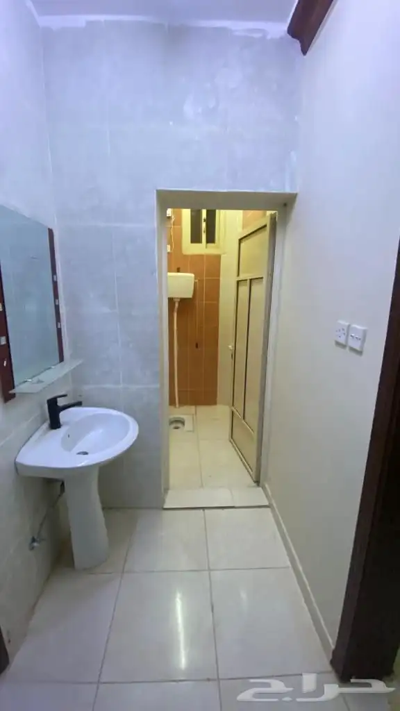 شقه عوايل دور ثالث مفروشة الذيبية حي ب 1