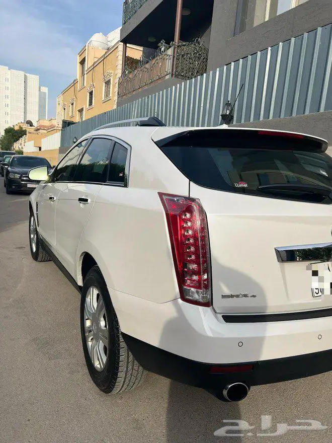 كاديلاك SRX 4 بحالة الوكالة 3