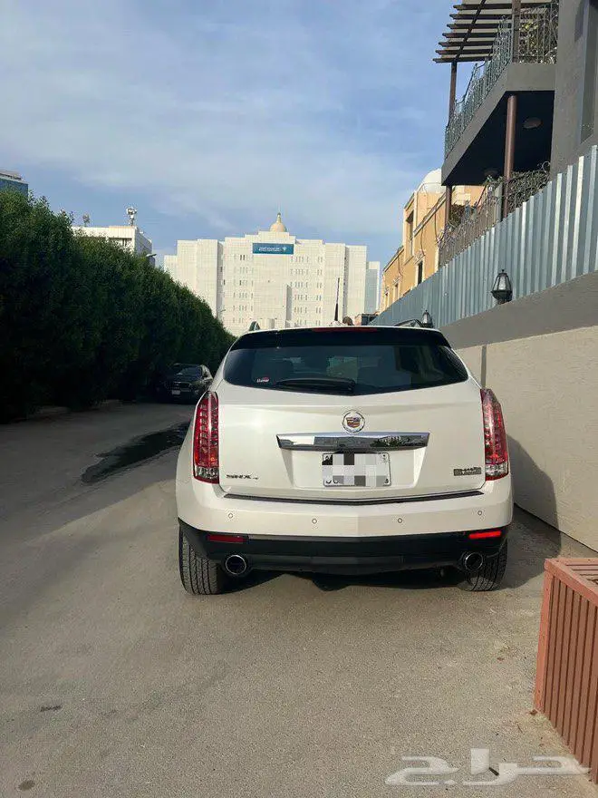 كاديلاك SRX 4 بحالة الوكالة 2