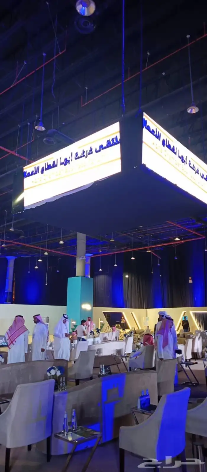 شاشات عرض عملاقة 8